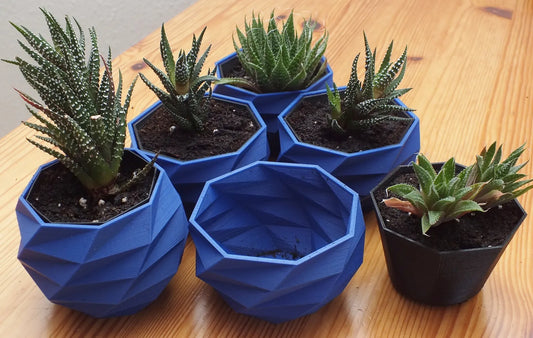 Blue Low Poly Octagonal Planter – 3D Printed Minimalist Pot